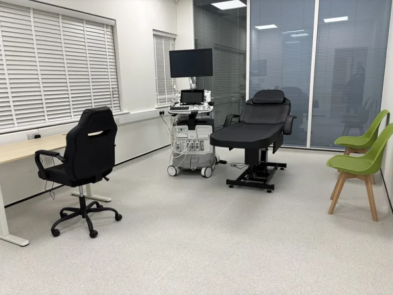 Ultrasound examination room and equipment at Elixier Diagnostics